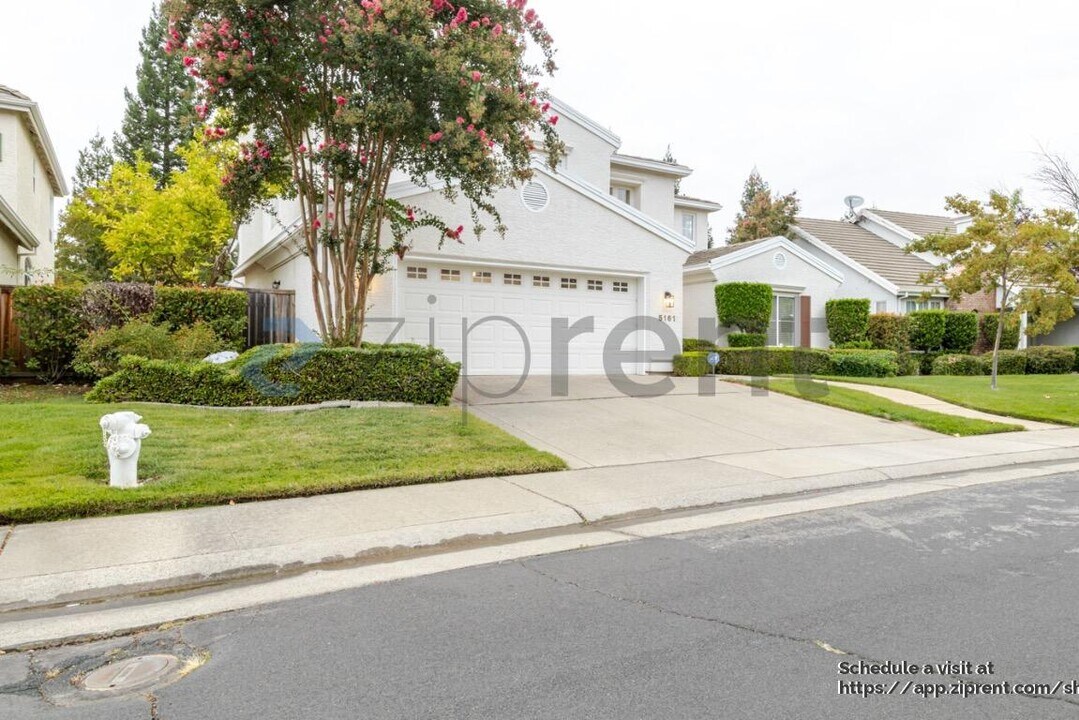 5161 Weston Way in Roseville, CA - Building Photo