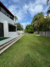 12033 SW 82nd Ave in Miami, FL - Building Photo - Building Photo