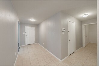 5837 Mirror Ridge Dr in Fort Worth, TX - Building Photo - Building Photo