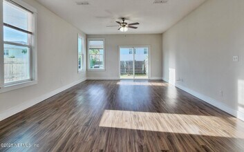 834 4th St N in Jacksonville Beach, FL - Building Photo - Building Photo