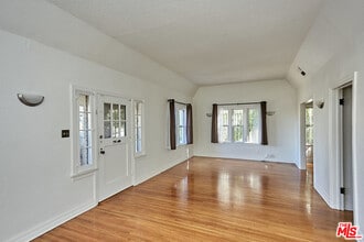 1253 Keniston Ave in Los Angeles, CA - Building Photo - Building Photo