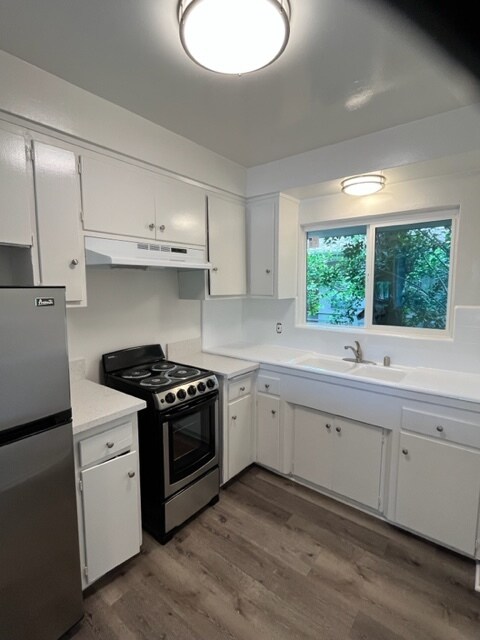 7107 Etiwanda Ave Photo