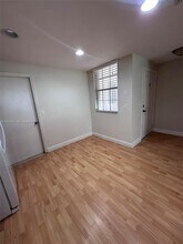 1350 Sorrento Dr in Weston, FL - Building Photo - Building Photo