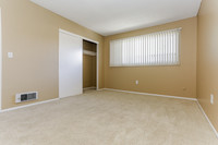 Cross Roads Apartment Homes in Anaheim, CA - Building Photo - Interior Photo