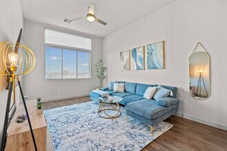 711 W Broadway Rd in Tempe, AZ - Building Photo - Building Photo