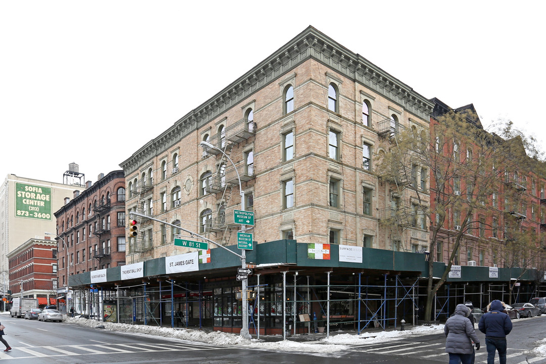 175 W 81st St in New York, NY - Building Photo