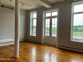 169 River St in Troy, NY - Building Photo - Building Photo