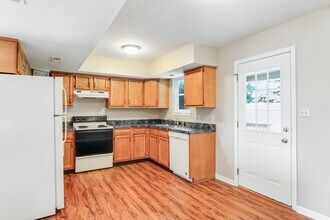 3040 Solar Dr in Dover, PA - Building Photo - Building Photo