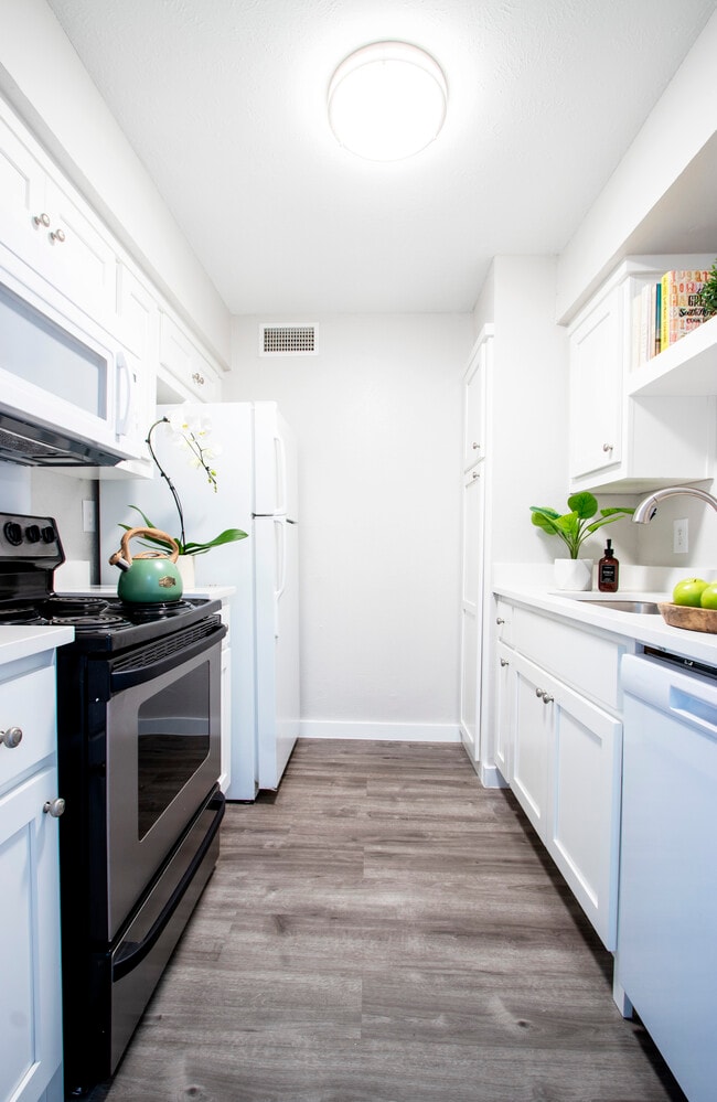 Gazebo Apartments (Denton, Tx)