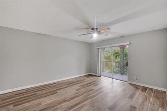 555 SE 8th St in Deerfield Beach, FL - Building Photo - Building Photo