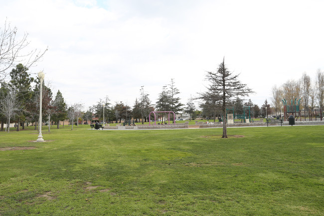 Casas Alquiler en South Bank, CA