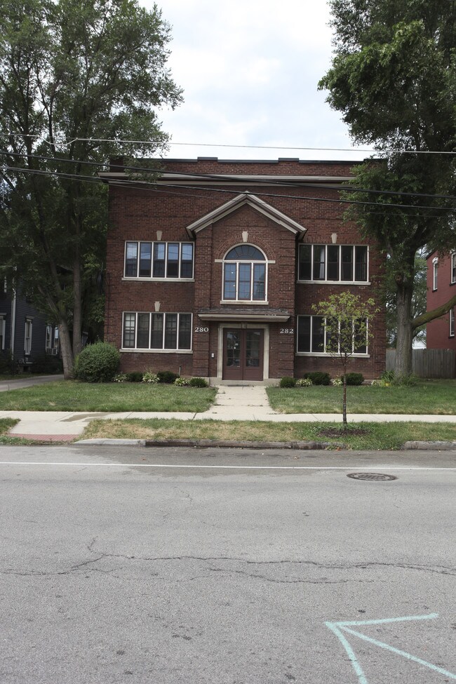 280 Douglas Ave in Elgin, IL - Building Photo - Building Photo