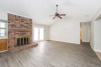 241 S MacArthur Blvd in Coppell, TX - Building Photo - Building Photo