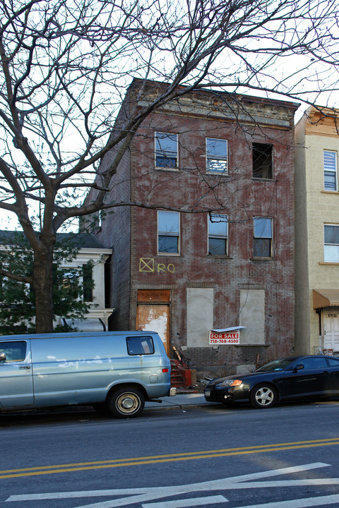 6917 6th Ave in Brooklyn, NY - Building Photo