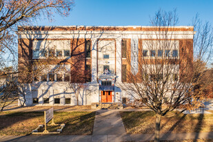 1409 N Washington Ave in Springfield, MO - Foto de edificio - Building Photo