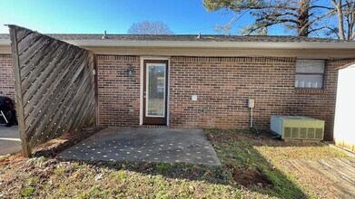 147 Eastview Ave in Cleveland, TN - Foto de edificio - Building Photo