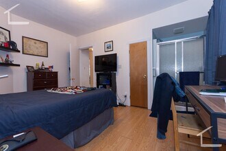 26 Mapleton St, Unit 1 in Boston, MA - Foto de edificio - Building Photo