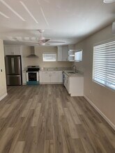 549 E Tujunga Ave, Unit 549 e Tujunga Ave in Burbank, CA - Building Photo - Building Photo