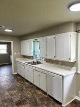 126 N Crown Point Dr in Ada, OK - Building Photo - Building Photo
