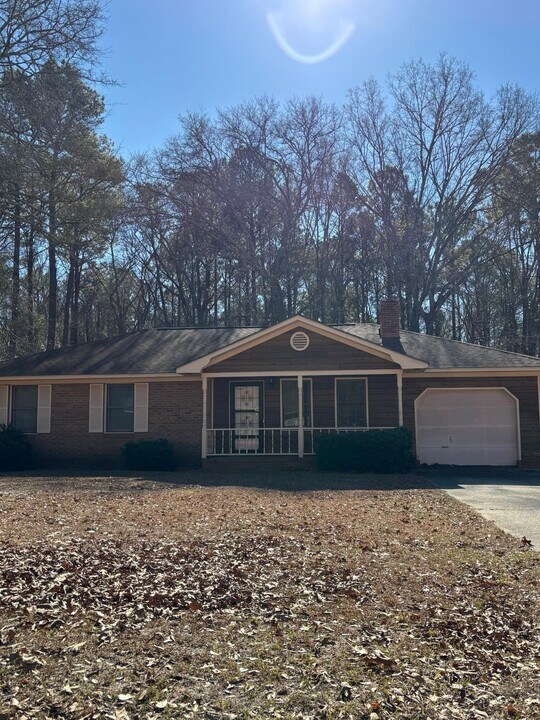 1460 Crowndale Dr in Sumter, SC - Building Photo