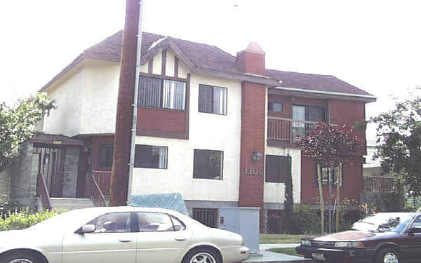 1108 N Columbus Ave in Glendale, CA - Foto de edificio - Building Photo