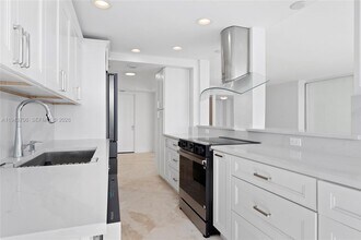 3590 S Ocean Blvd in South Palm Beach, FL - Building Photo - Building Photo