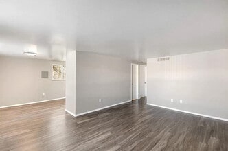 South Majestic in Lakewood, CO - Foto de edificio - Building Photo