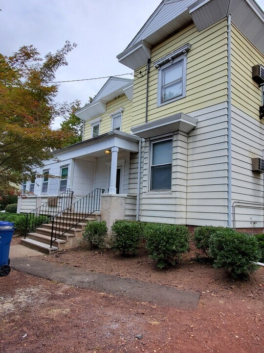 29 S Adelaide Ave in Highland Park, NJ - Building Photo