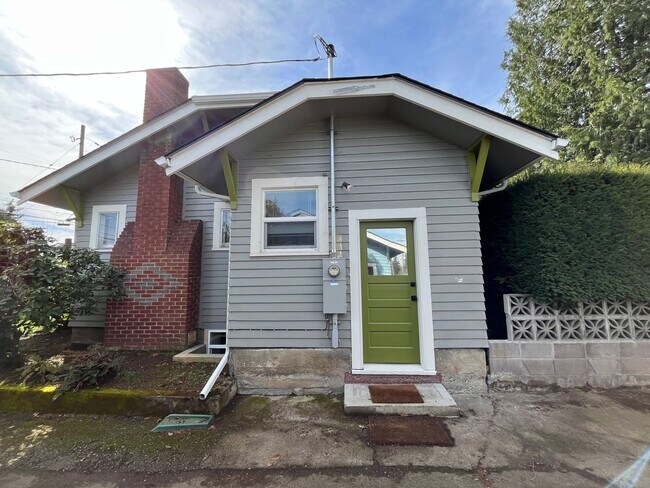 property at 7333 N Fenwick Ave