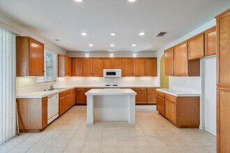 4821 W Ave J4 in Lancaster, CA - Building Photo - Building Photo