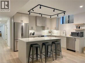 77 Melbourne St in Hamilton, ON - Building Photo - Building Photo