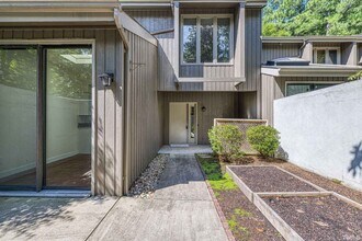 2 Tilbury Ct in Chapel Hill, NC - Building Photo - Building Photo