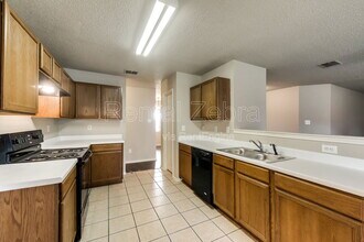 1117 Scarlet Sage Pkwy in Burleson, TX - Building Photo - Building Photo