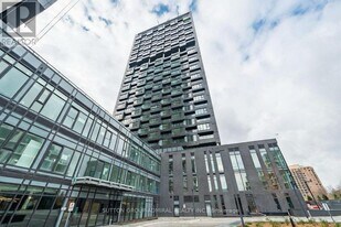 1 Quarrington Lane in North York, ON - Building Photo