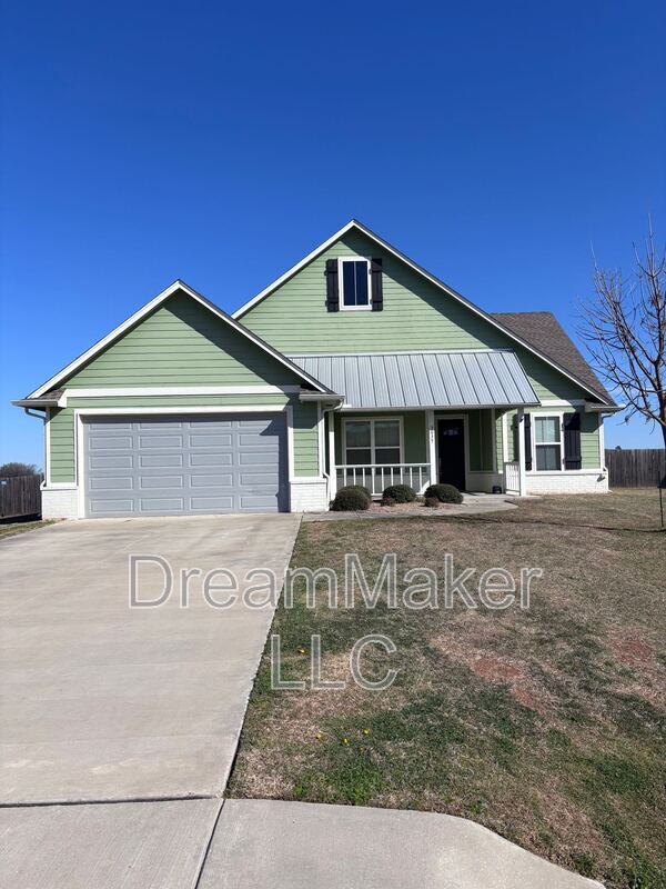 property at 3035 SE 34th St