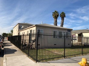 801 N Tamarind Ave in Compton, CA - Foto de edificio - Other