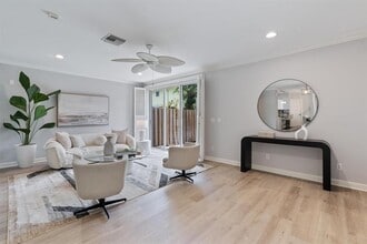 604 SW 8th Ave in Fort Lauderdale, FL - Building Photo - Building Photo