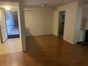 15070 Victory Blvd, Unit 103 in Van Nuys, CA - Building Photo - Building Photo