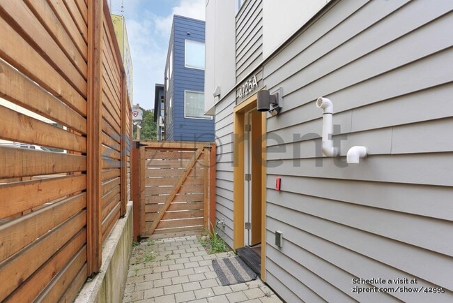 4725 32nd Ave S in Seattle, WA - Building Photo - Building Photo