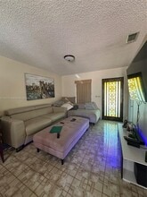 536 E 27th St in Hialeah, FL - Building Photo - Building Photo