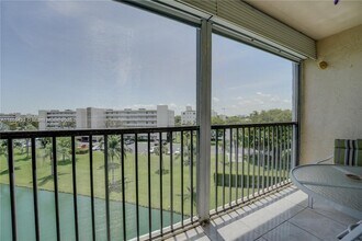 170 SE 5th Ave in Dania Beach, FL - Building Photo - Building Photo