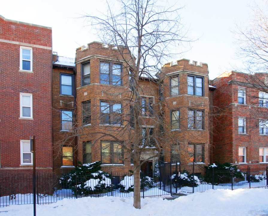 907-909 W Sunnyside Ave in Chicago, IL - Building Photo