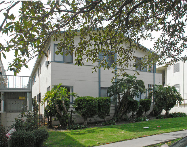 1023 S Sherbourne Dr in Los Angeles, CA - Building Photo - Building Photo