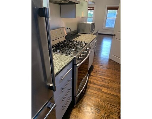 13 Bartlett St in Somerville, MA - Building Photo