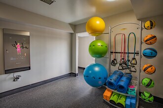 Harbor Tower Apartments in Portsmouth, VA - Building Photo - Interior Photo