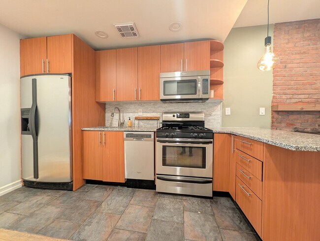 128 Bright St in Jersey City, NJ - Building Photo - Building Photo