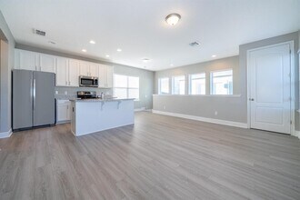 13541 Doisy St in Orlando, FL - Building Photo - Building Photo