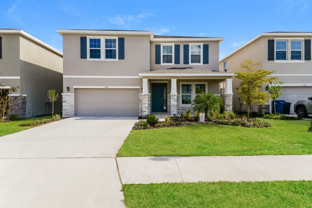 5215 Tannin Ln in Bradenton, FL - Building Photo