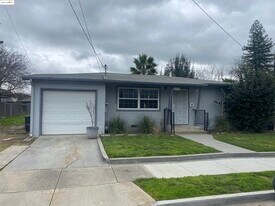 4676 Augustine St in Pleasanton, CA - Building Photo