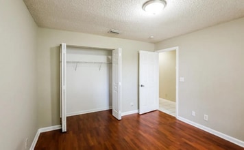 22 14th Ave in North Riverside, IL - Building Photo - Building Photo